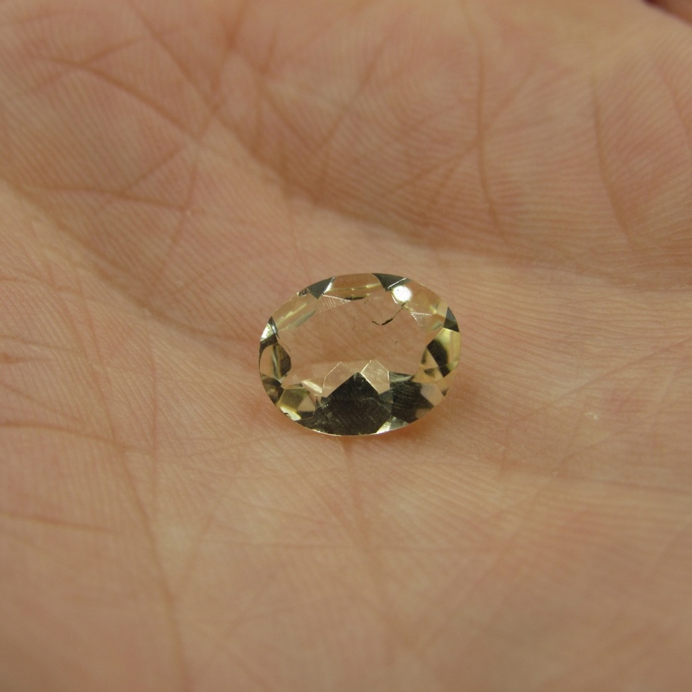 Natural 2 Carat Oval Cut Quartz Gemstone - Picture 3 of 6